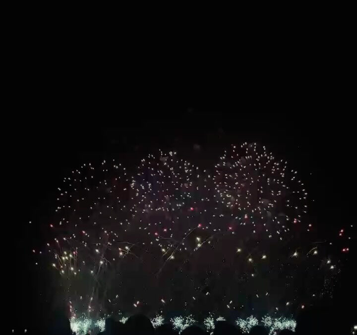 昨日はお休みをいただいて、朝は釣り、夜は大田区の花火大会に行